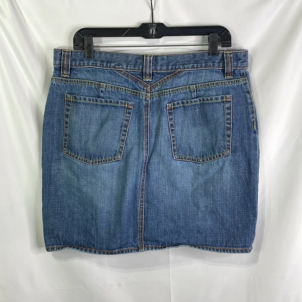 Old navy denim skirt bi colored stitching